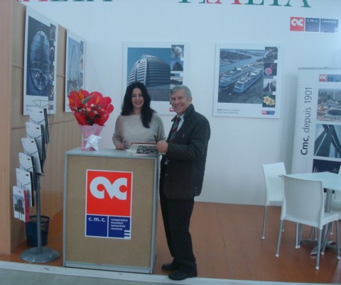 Souhila Lilani e Giuseppe Canini, segretaria e responsabile dell'ufficio di CMC di Algeri.