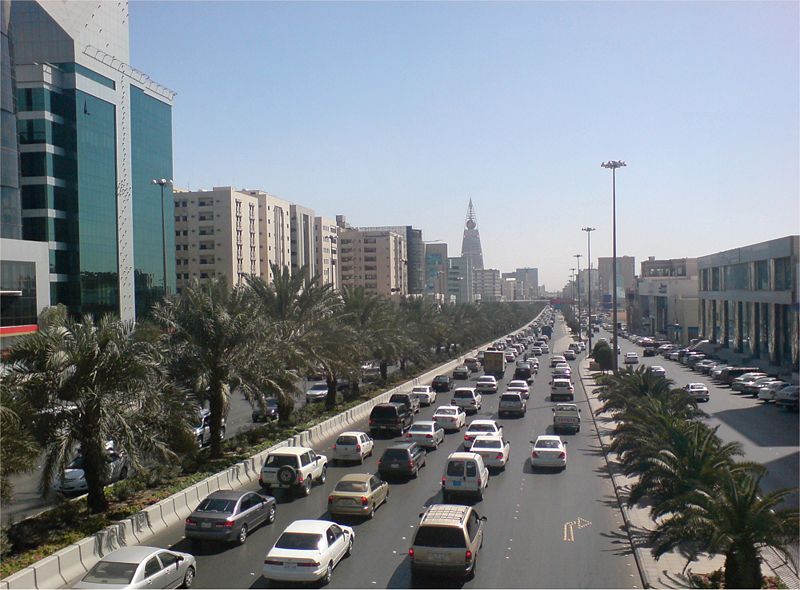 800px-KING_FAHD_ROAD_FEB1